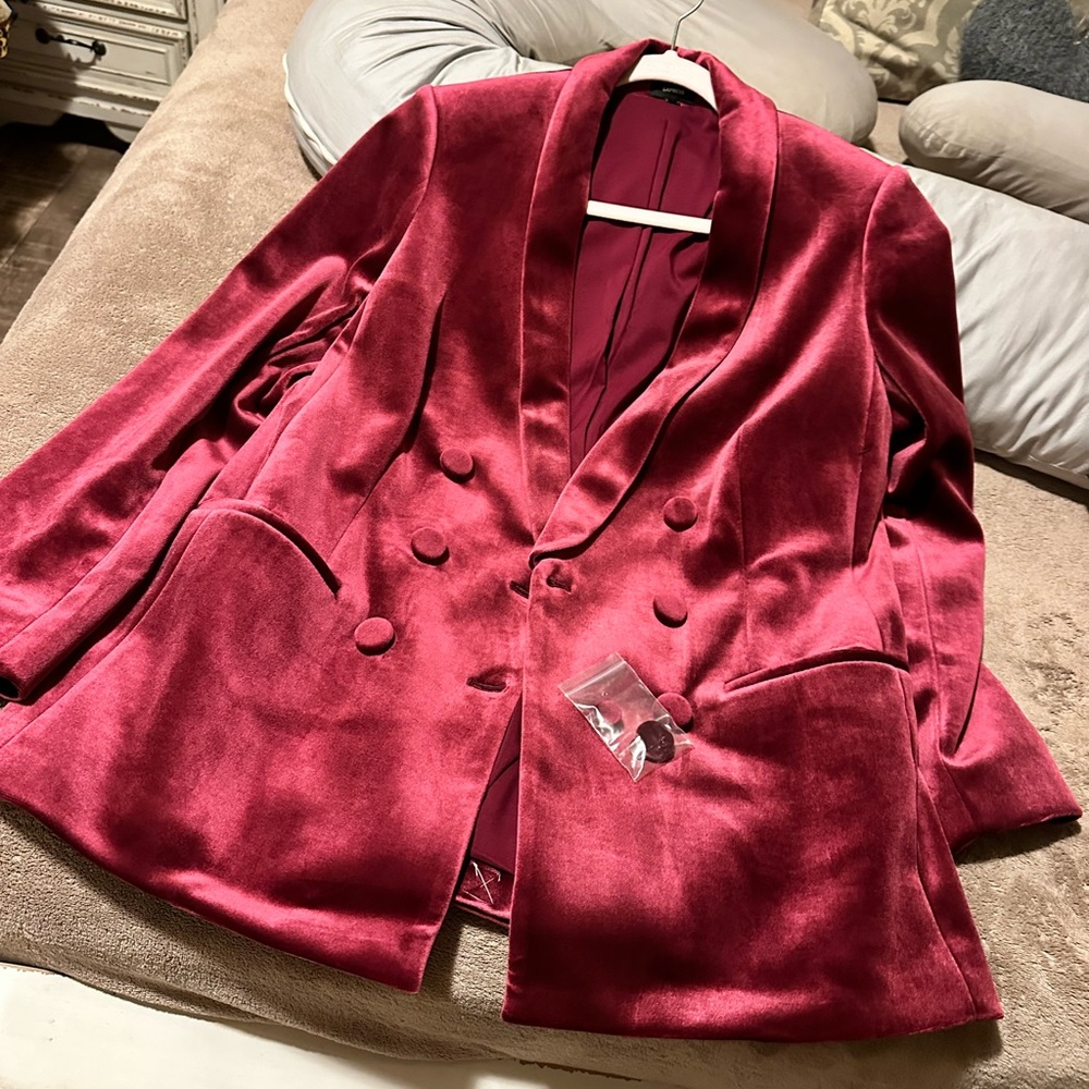 BNWOT Express velvet blazer
